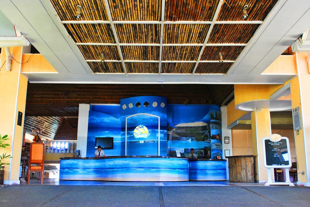 Leyte Park Resort Hotel Таклобан Екстер'єр фото