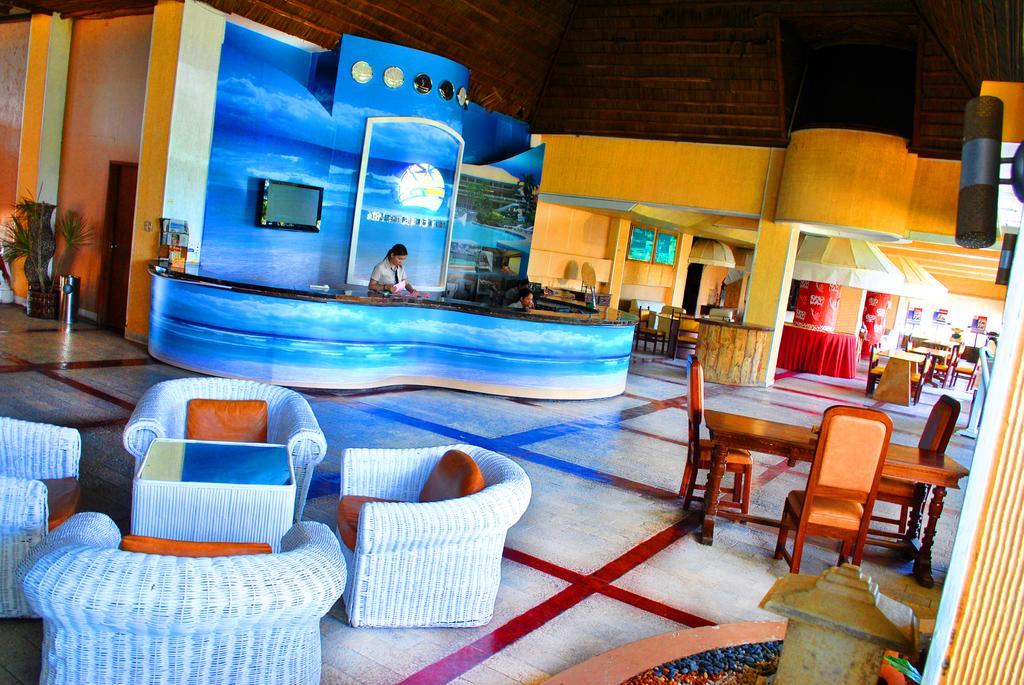 Leyte Park Resort Hotel Таклобан Екстер'єр фото