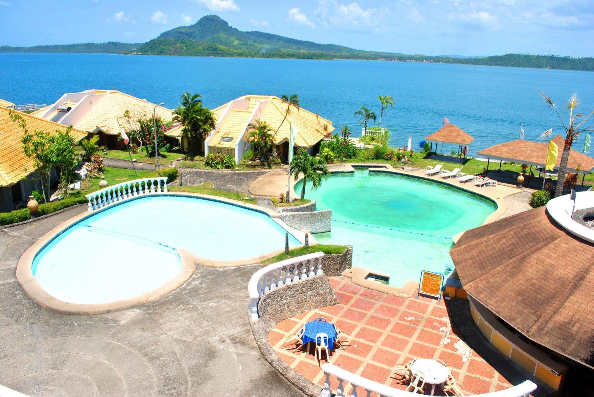 Leyte Park Resort Hotel Таклобан Екстер'єр фото
